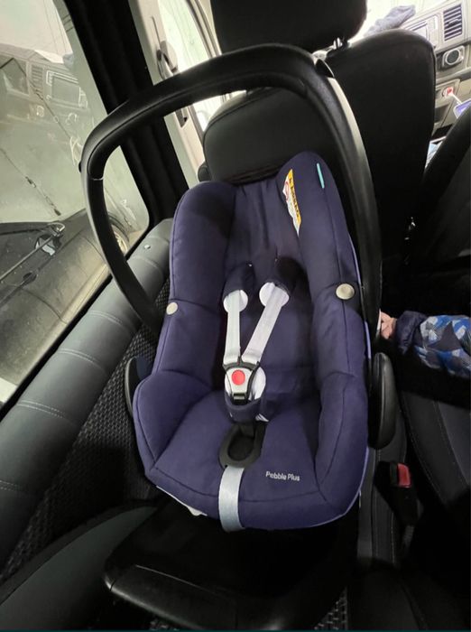 Автолюлька Mахі Cosi pebble з базою Isofix