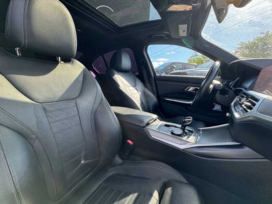 BMW 3 Series 330i      2019