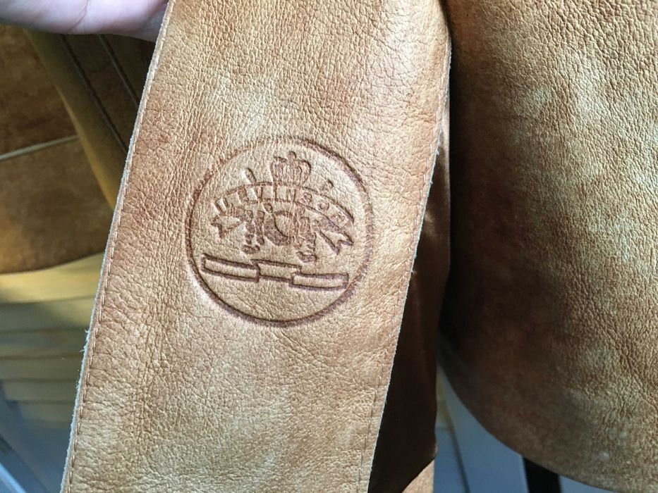 Жіноча шкіряна куртка дублянка Levinson оригінал р38