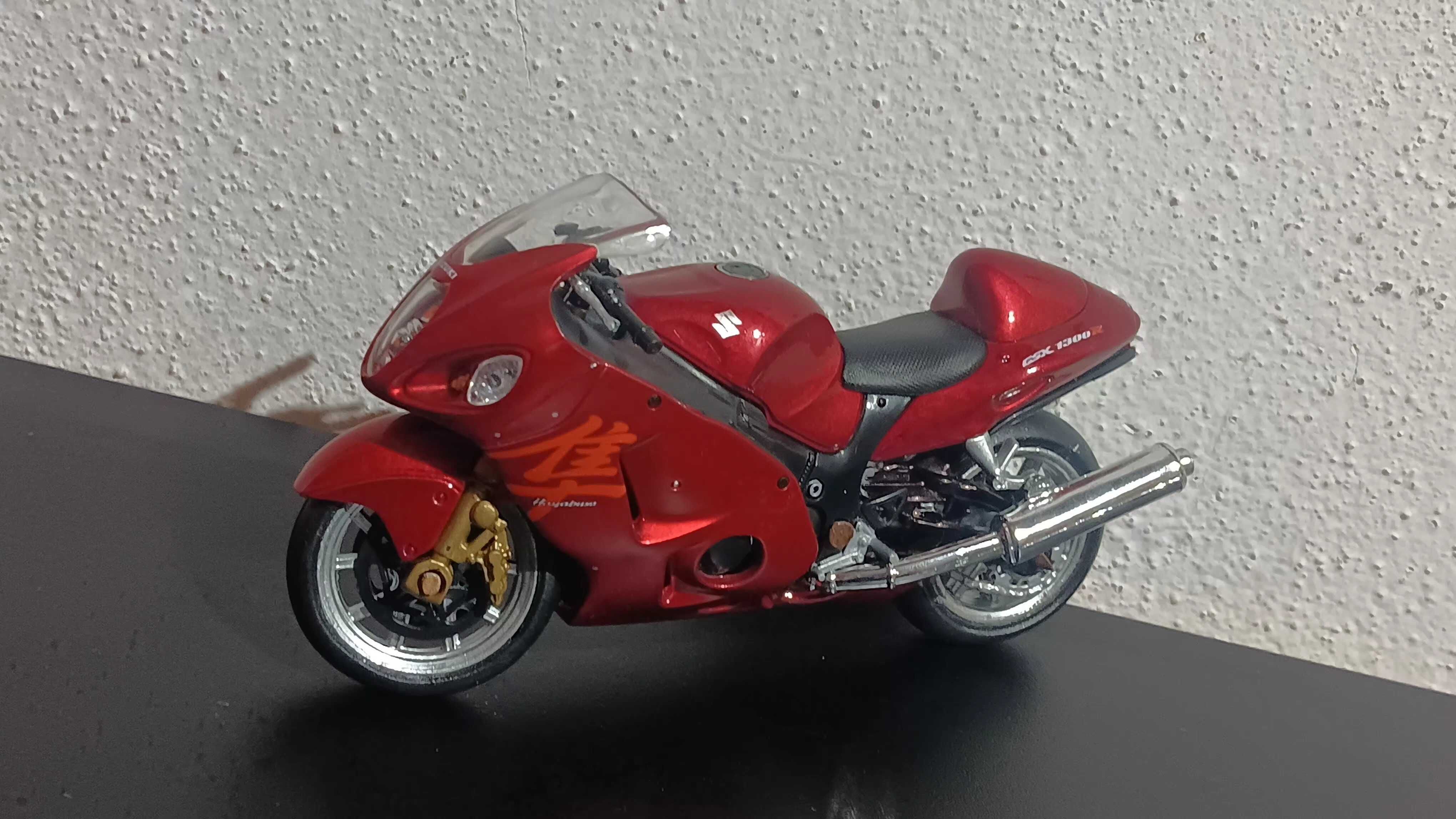 Miniaturas de motos 1/18