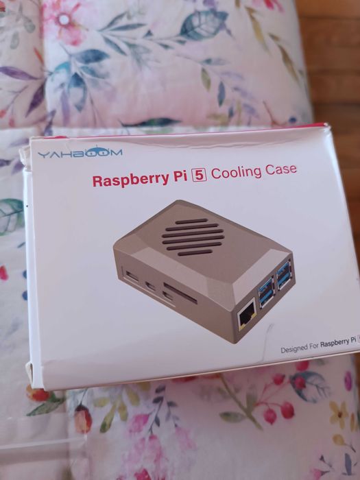 Raspberry Pi 5 cooling case