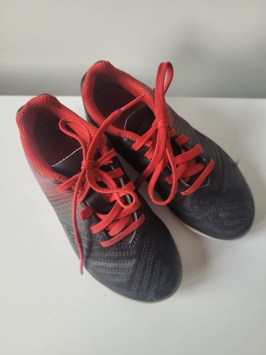 Halówki Decathlon korki dziecięce buty sportowe 27