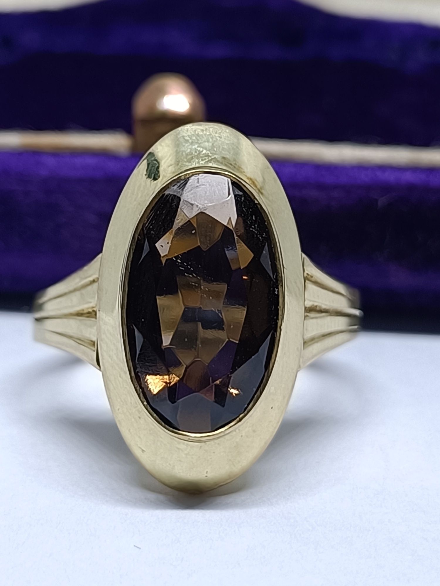 Secesyjny pierścionek ze złota z kwarcem dymnym, złoto, certyfikat