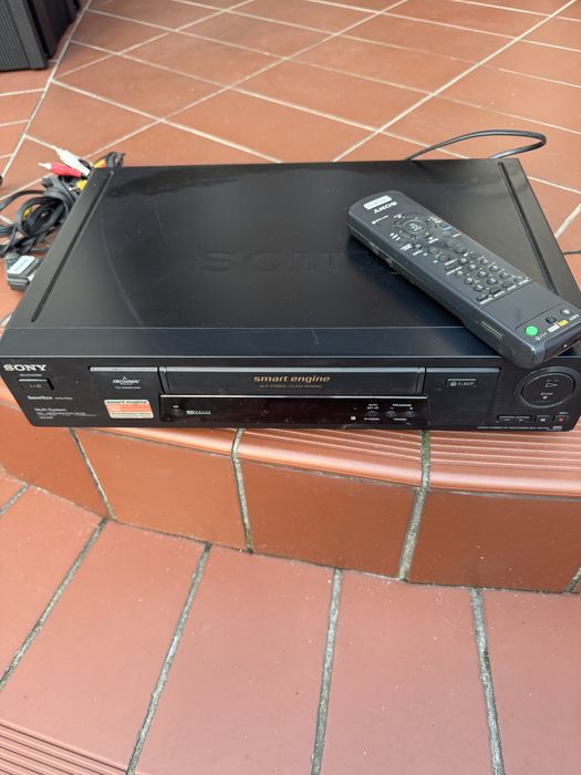 Sony VCR z pilotem SLV-SE700