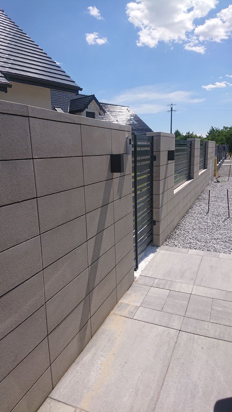 Ogrodzenia kamienne nowoczesne bloczki mury joniec  betonowe panelowe