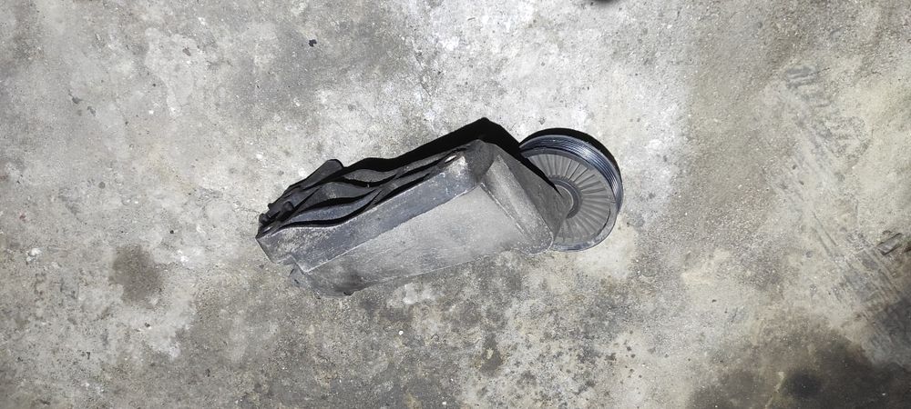 Кронштейн ГУР и паразитный ролик,Нубира 1