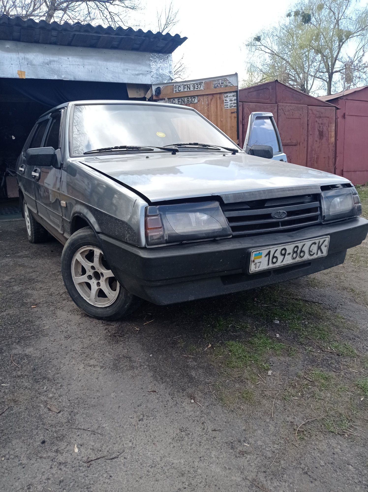 Продам срочно 21099