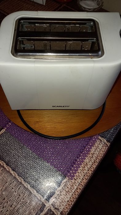 Тостер в хорошем состоянии