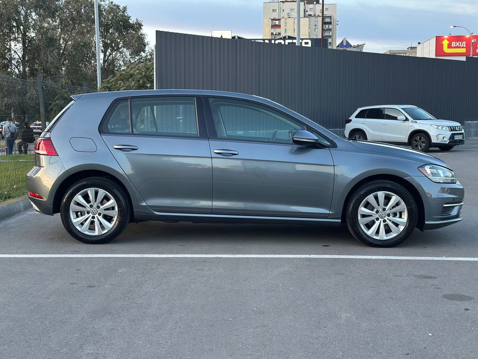 Продаю Volkswagen Golf 7.5 2021