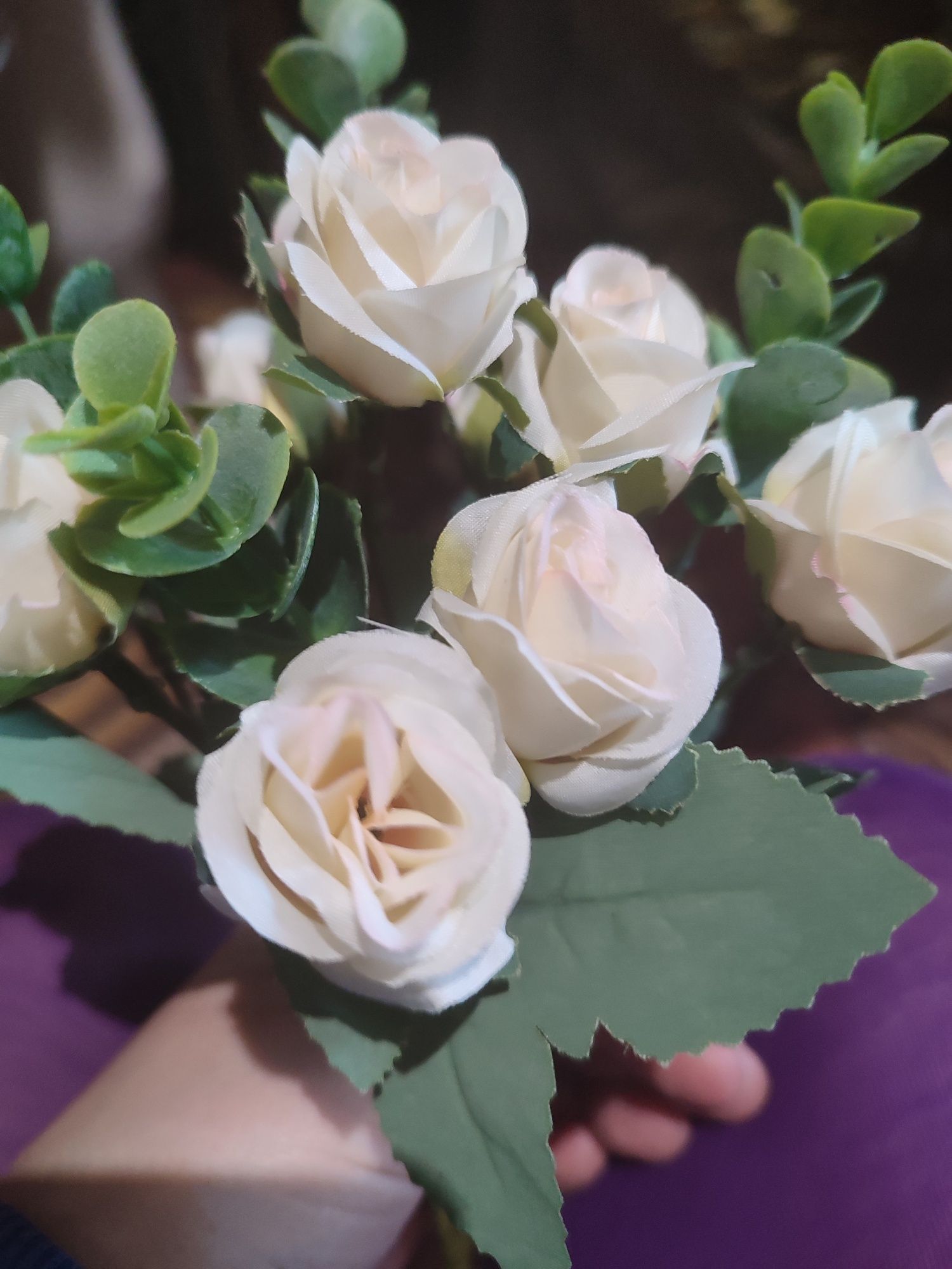 Штучні троянди 9 квіточок букет