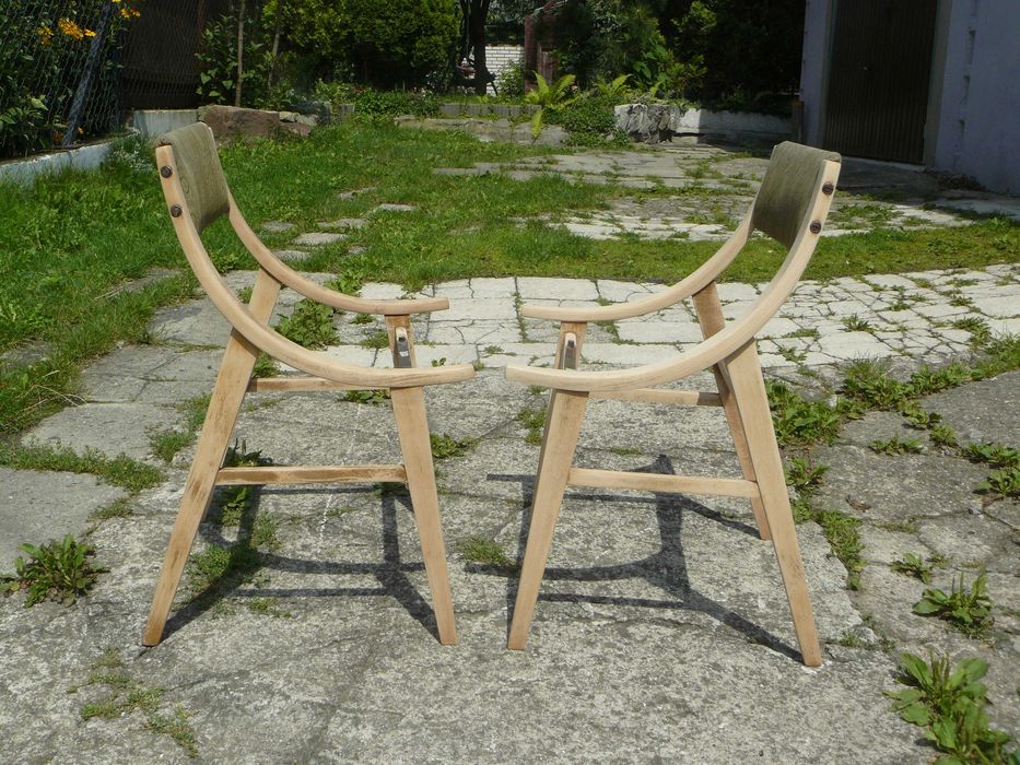 Stare krzesła skoczek - proj. J. Kędziorek.