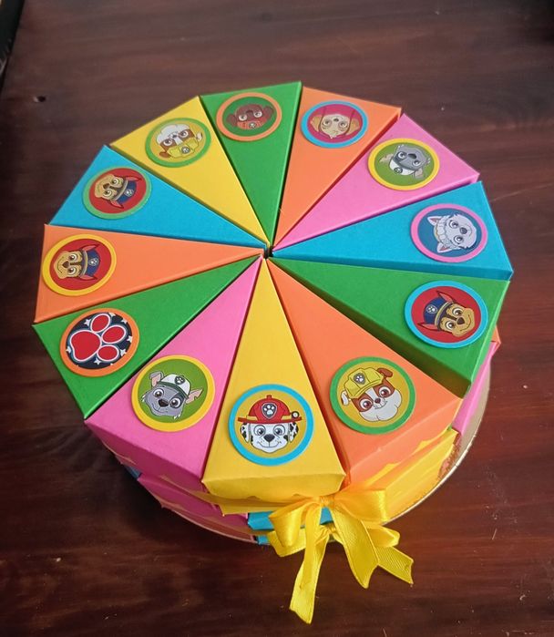 Tort z papieru na urodziny do przedszkola.
