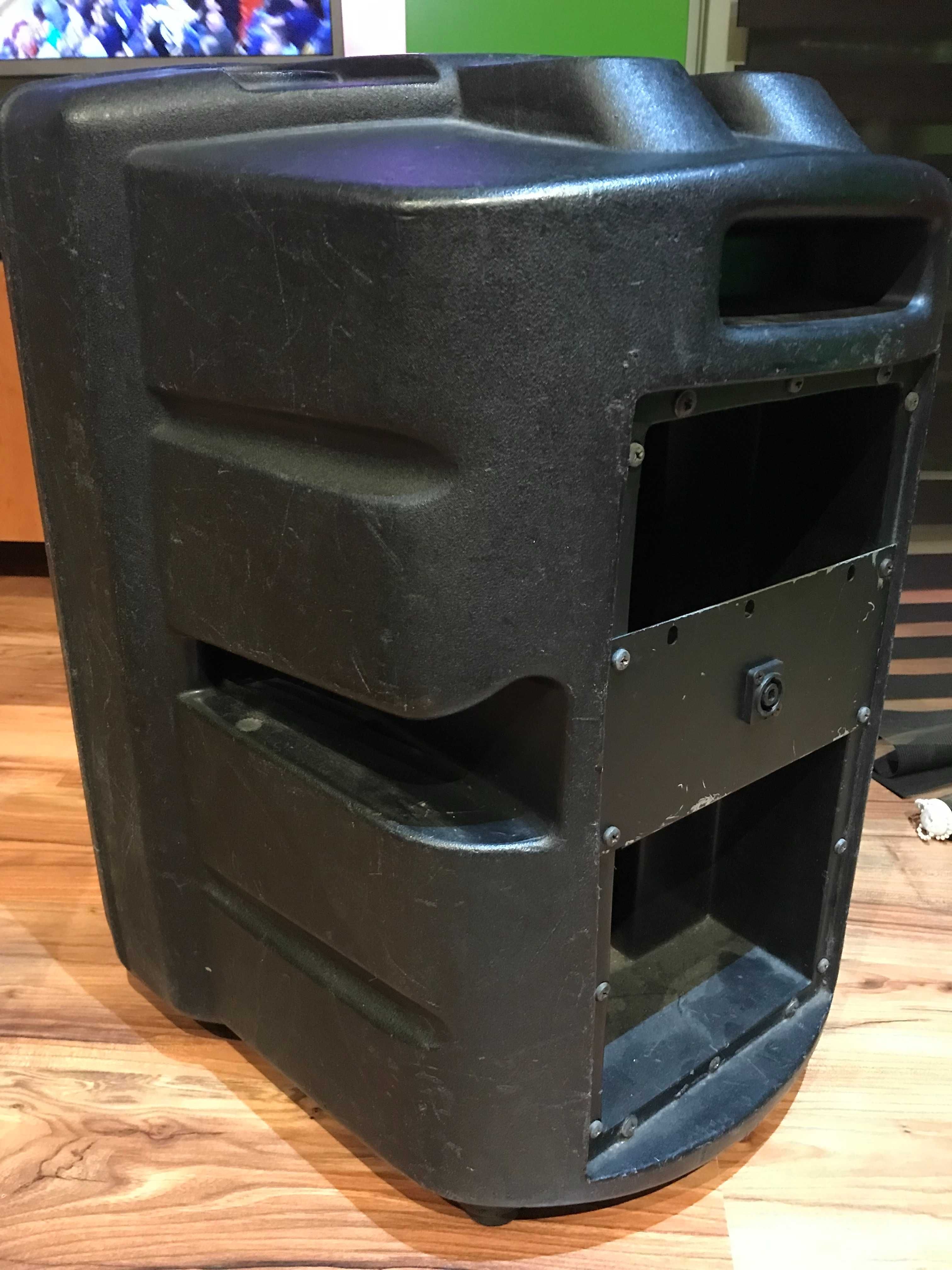 Subwoofer FBT z serii MaxX 9Sa 900 W