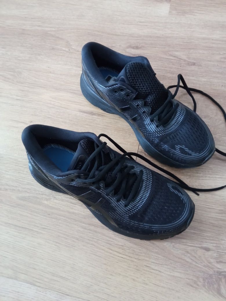 Asics Buty sportowe   21 Nimbus rozmiar ok.41
