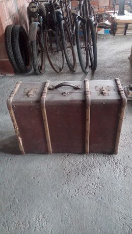 Kufer stary zabytkowy oryg. Przedwojenny.