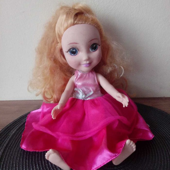 Laleczka  księżniczka śliczna