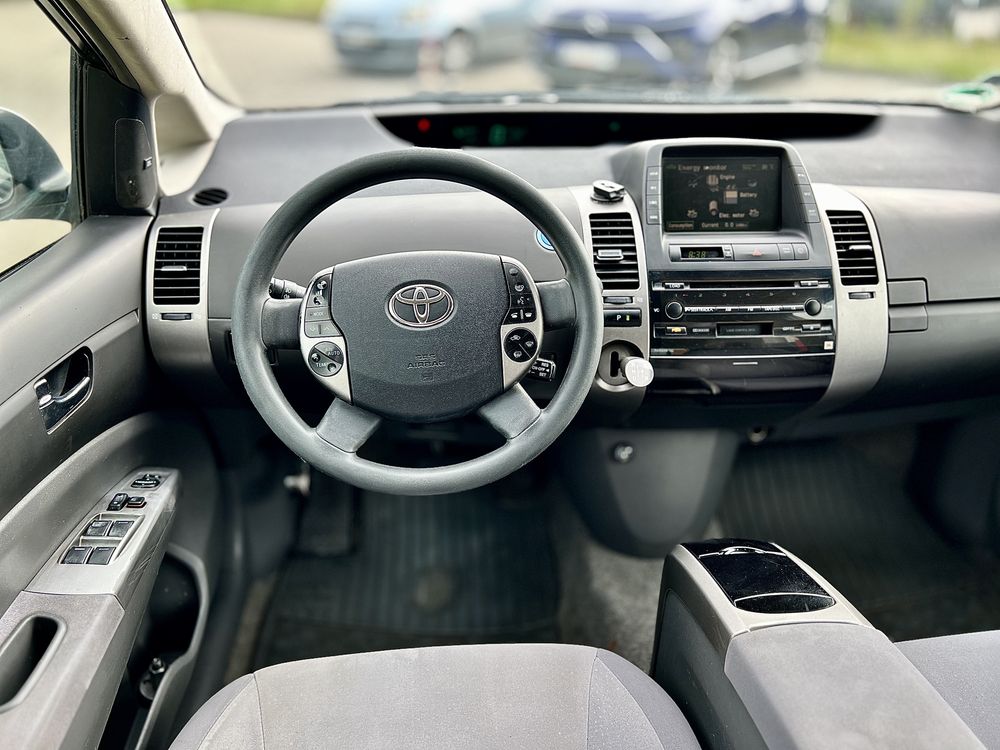 Samochód do Wynajęcia Wynajem Aut pod cele osobiste Prius Automat