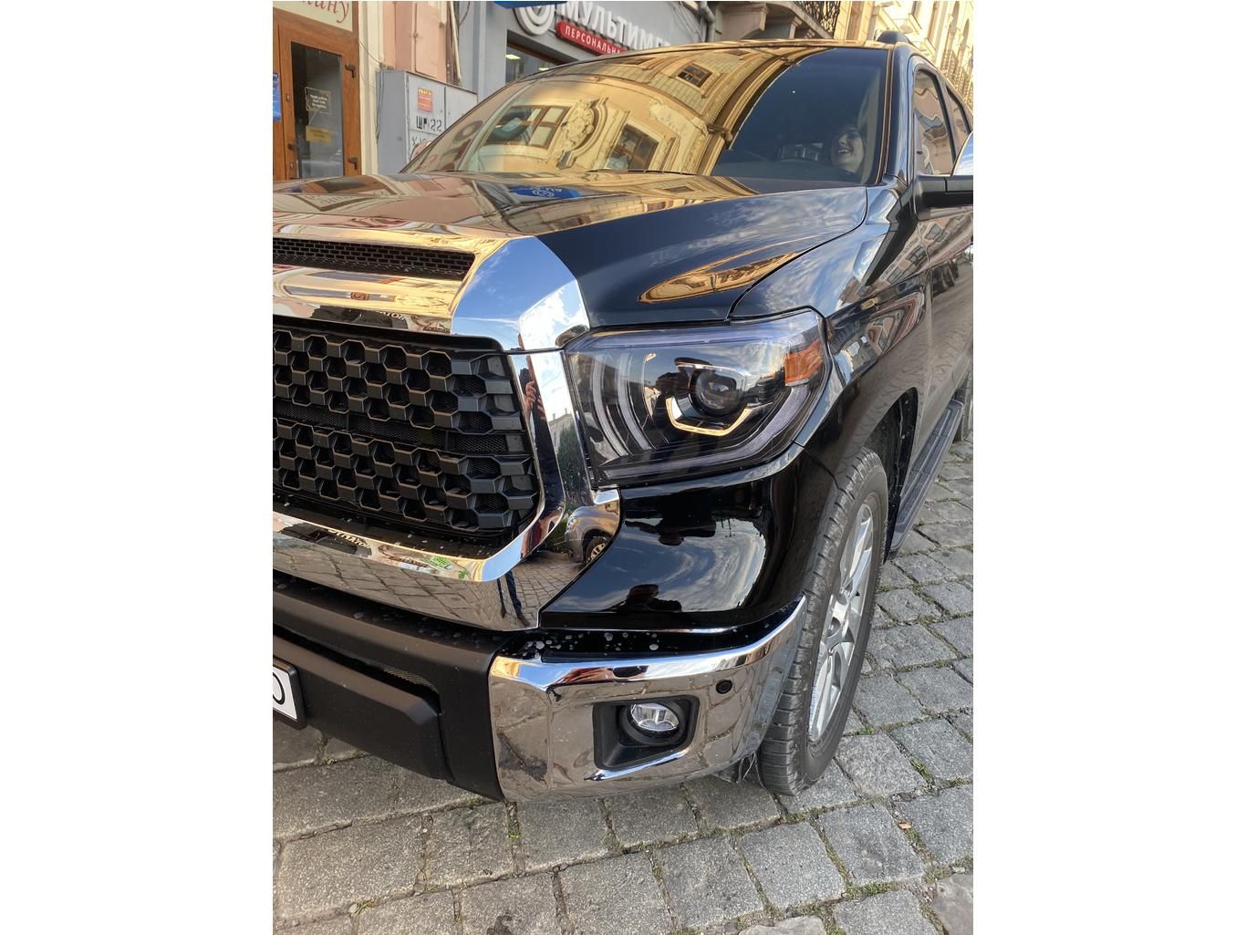 Toyota Sequoia Комплект рестайлинга (апгрейда) в Tundra 2020 год