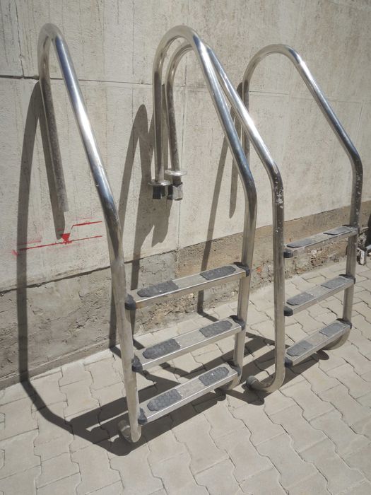 Escada de Piscina em Aço Inox