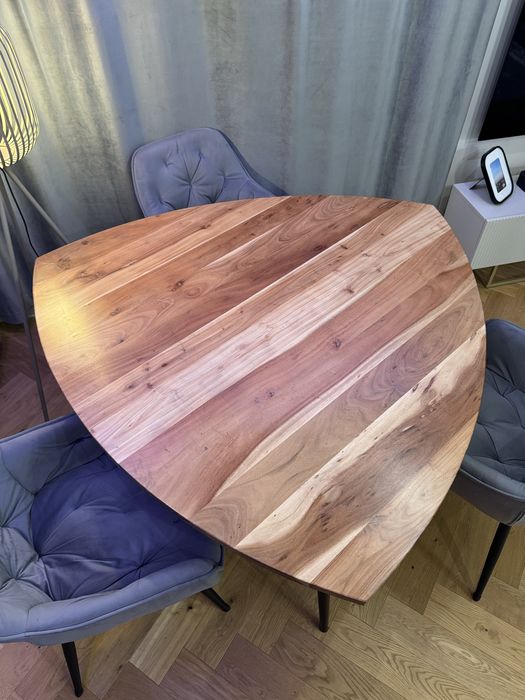 Stół z litego drewna o unikalnym kształcie do 6 osób | Stół drewniany