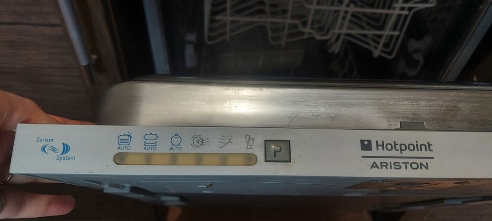 Продам посудомийну машину Hotpoint Ariston CIS LI 480 A