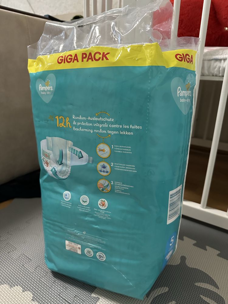 Pampers підгузки / трусики 5 мега упаковка 112 шт