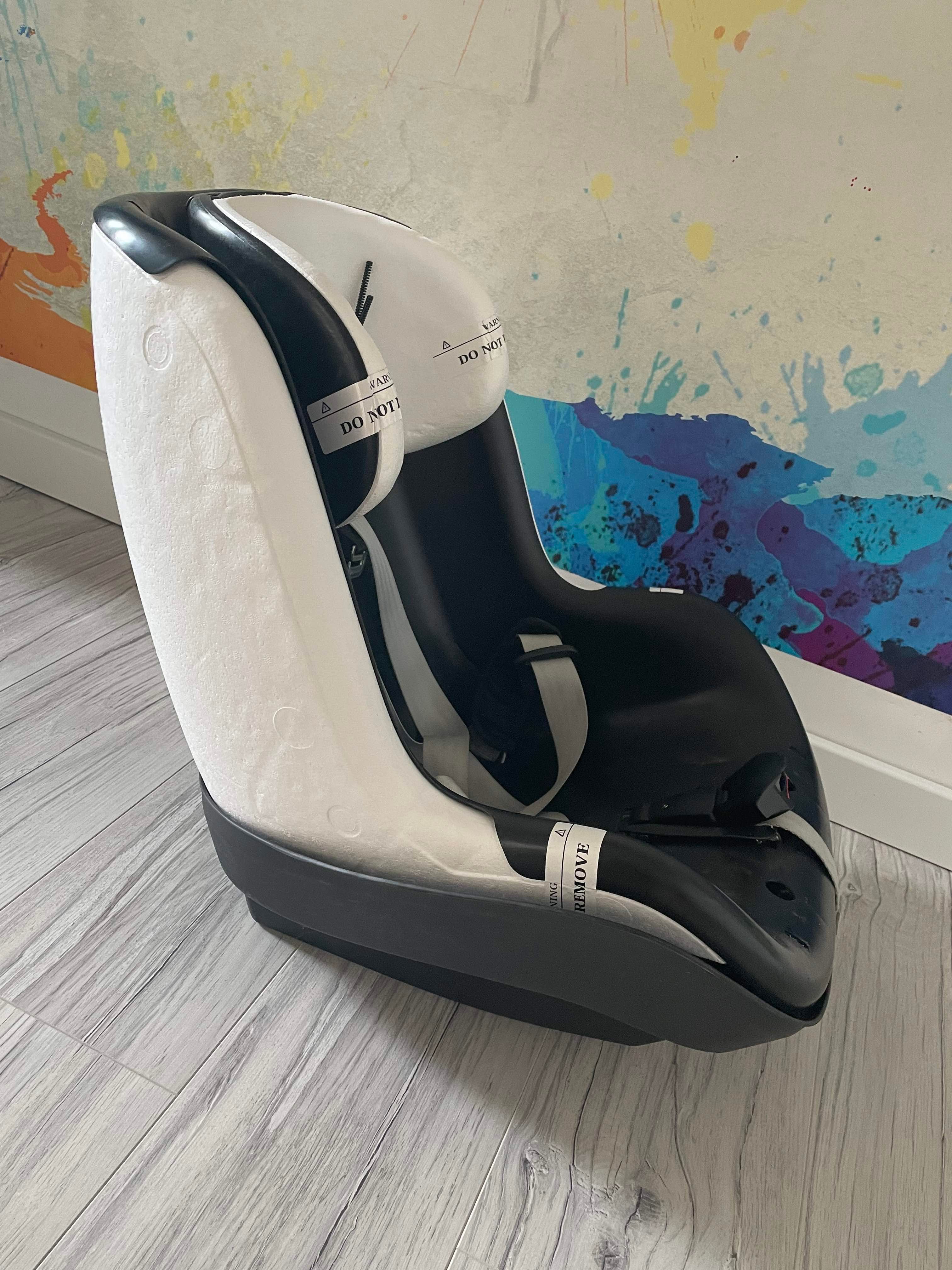 fotelik Maxi-Cosi 2WayPearl + gratis baza 2WayFix