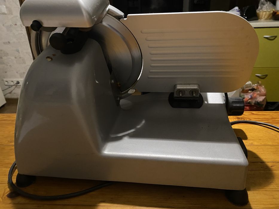 Продам Слайсер beckers