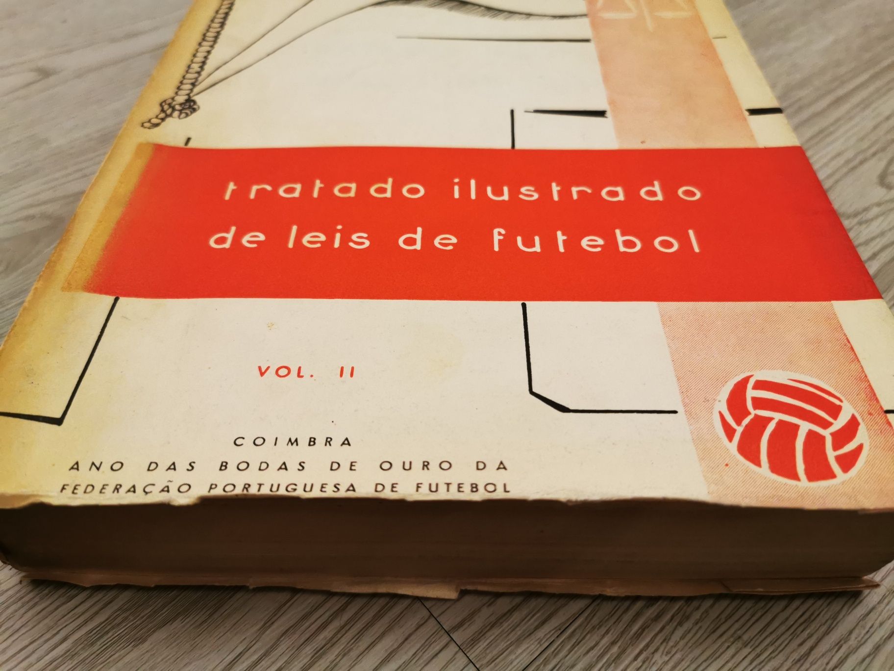 Livro - Tratado ilustrado de Leis de Futebol