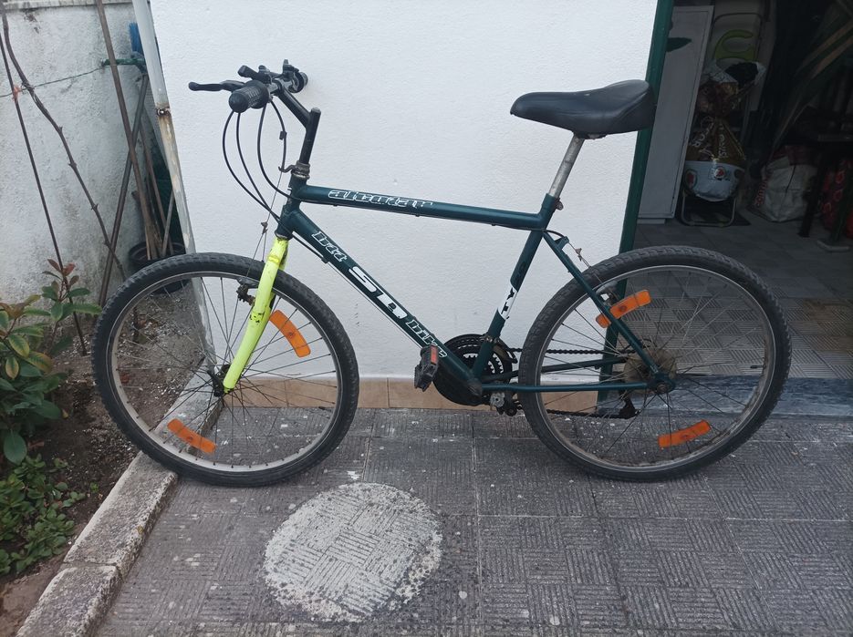 2 Bicicletas antigas  cross masculino e feminino