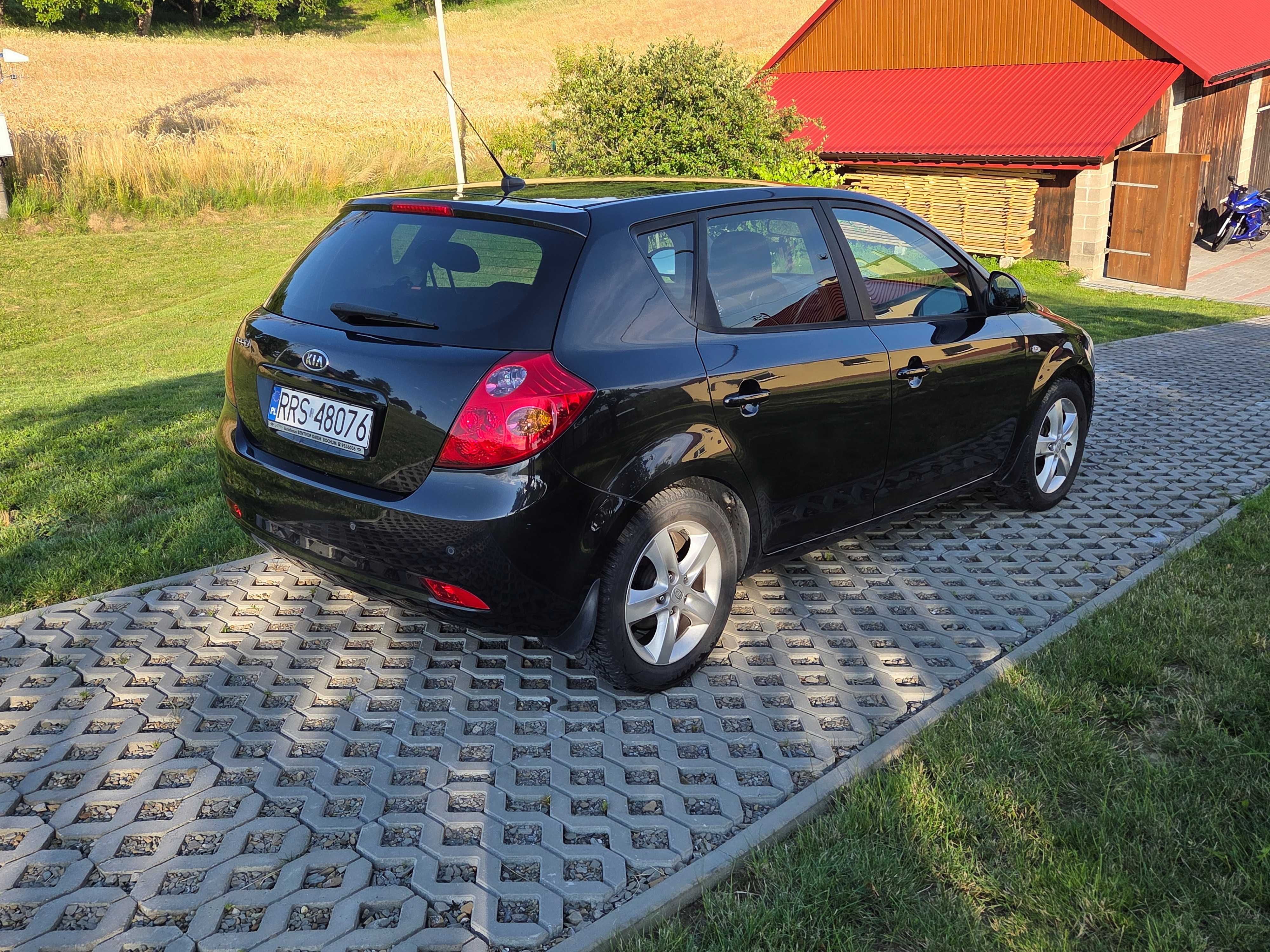 Kia ceed 1,6 benzyna . bardzo ładne, zadbane . pierwszy właściciel