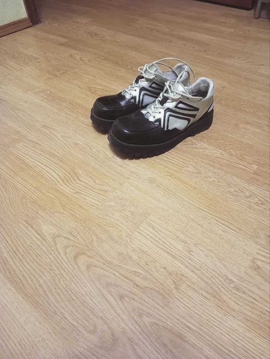 Туфлі ботінко кросовки