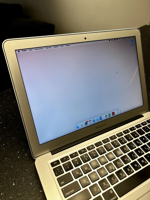 Apple MacBook Air 13” (2017)
