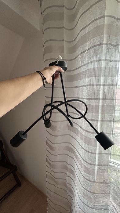 Lampa sufitowa czarna