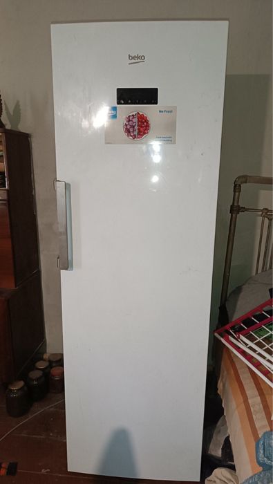 Морозильна камера beko