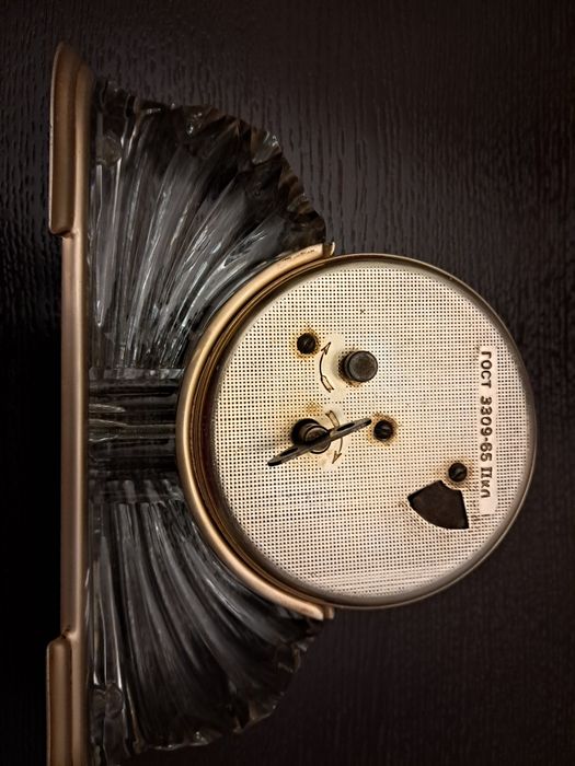 Годинник настільний