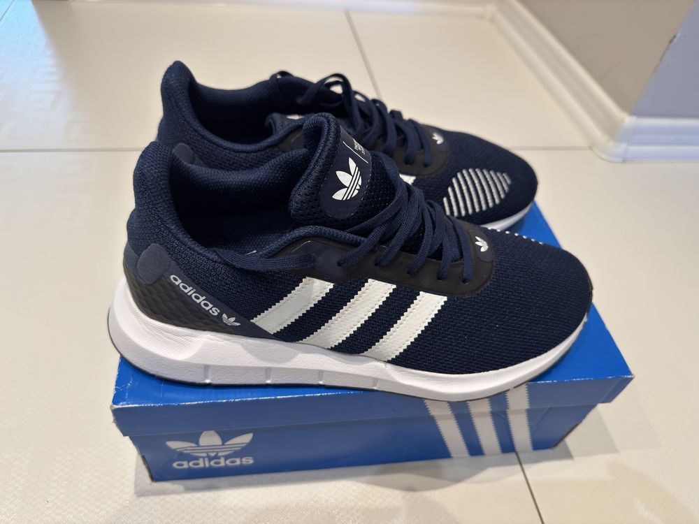 Adidas Swift Run RF