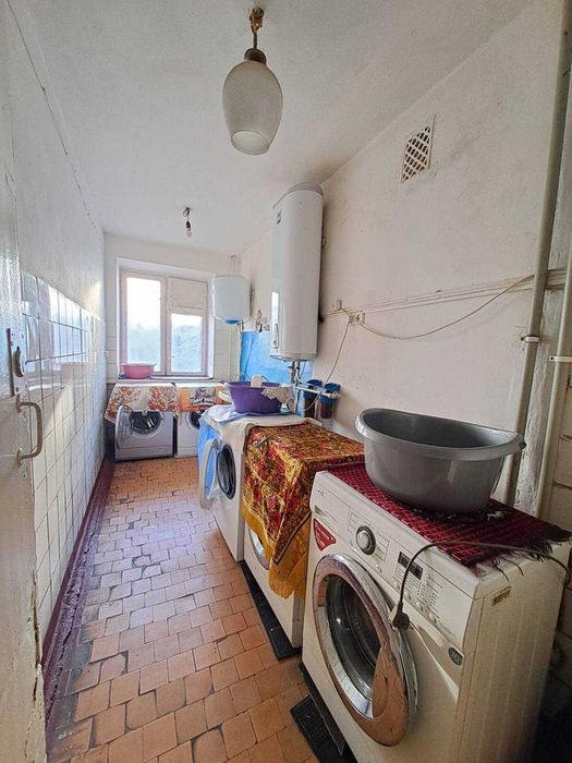 Терміновий продаж кімнати в гуртожитку (р-н Масив)