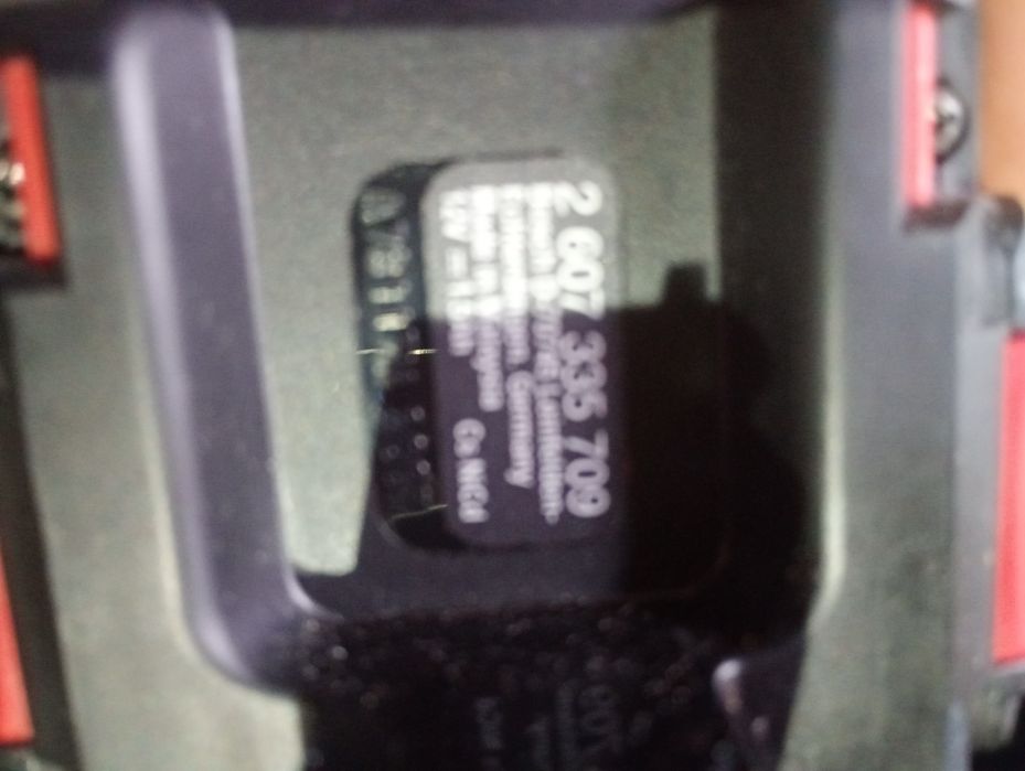 Продам шуроповьорта  він новий але капут батареям