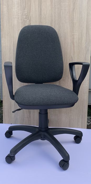 Krzesło do biurka dla dziecka Nowy Styl - obrotowe