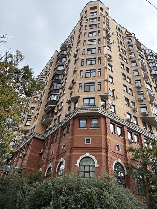 ПАРКИНГ 16,6м Центр Паньковская Жилянская Саксаганского