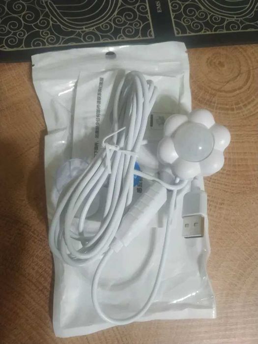 Фонтанчик поилка для котов и кошек с датчиком движения.