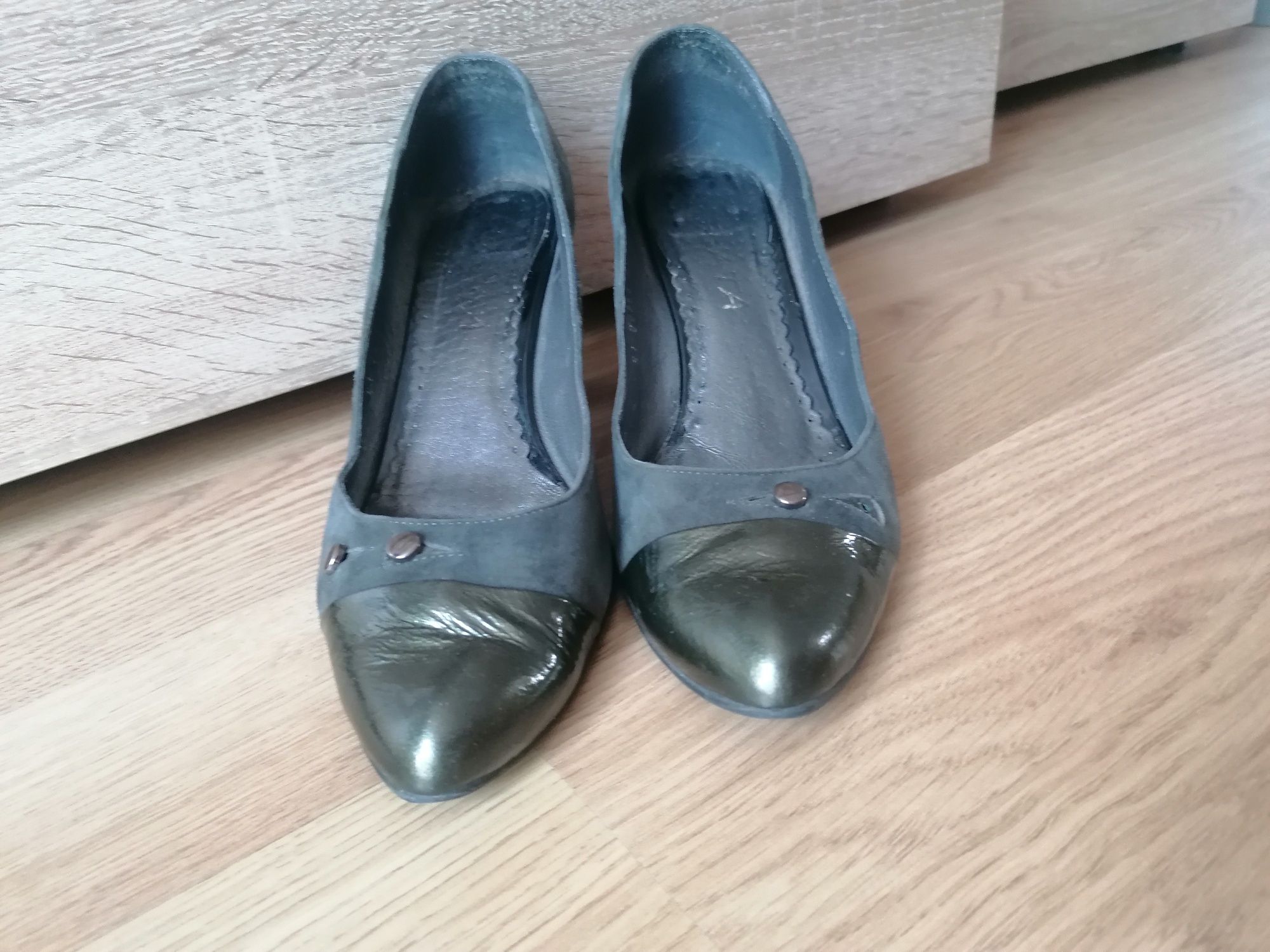 Buty na obcasie Ebata rozm. 40