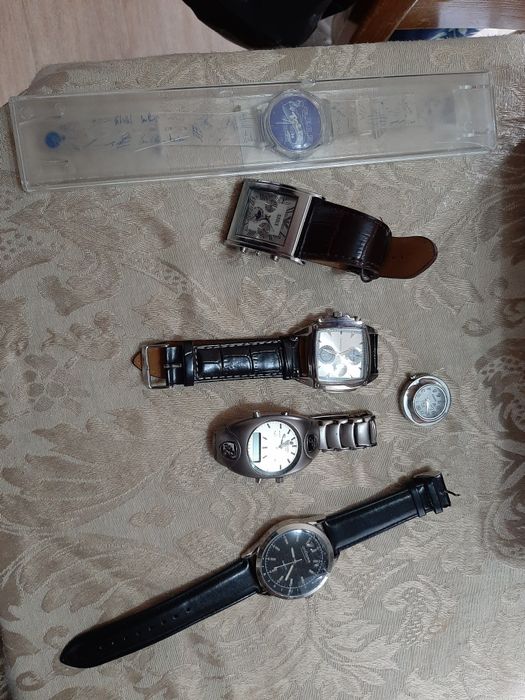 Vários relógios