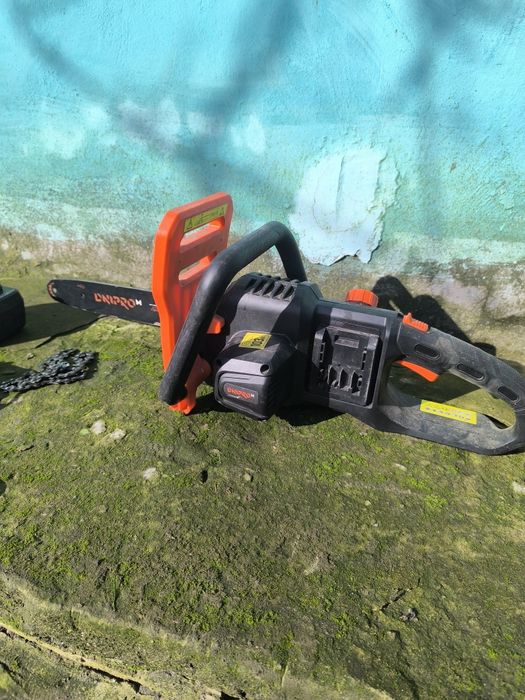 Акумуляторна ланцюгова пилка Dnipro-M DCS-201BC  Б/У 40% ЗНИЖКА