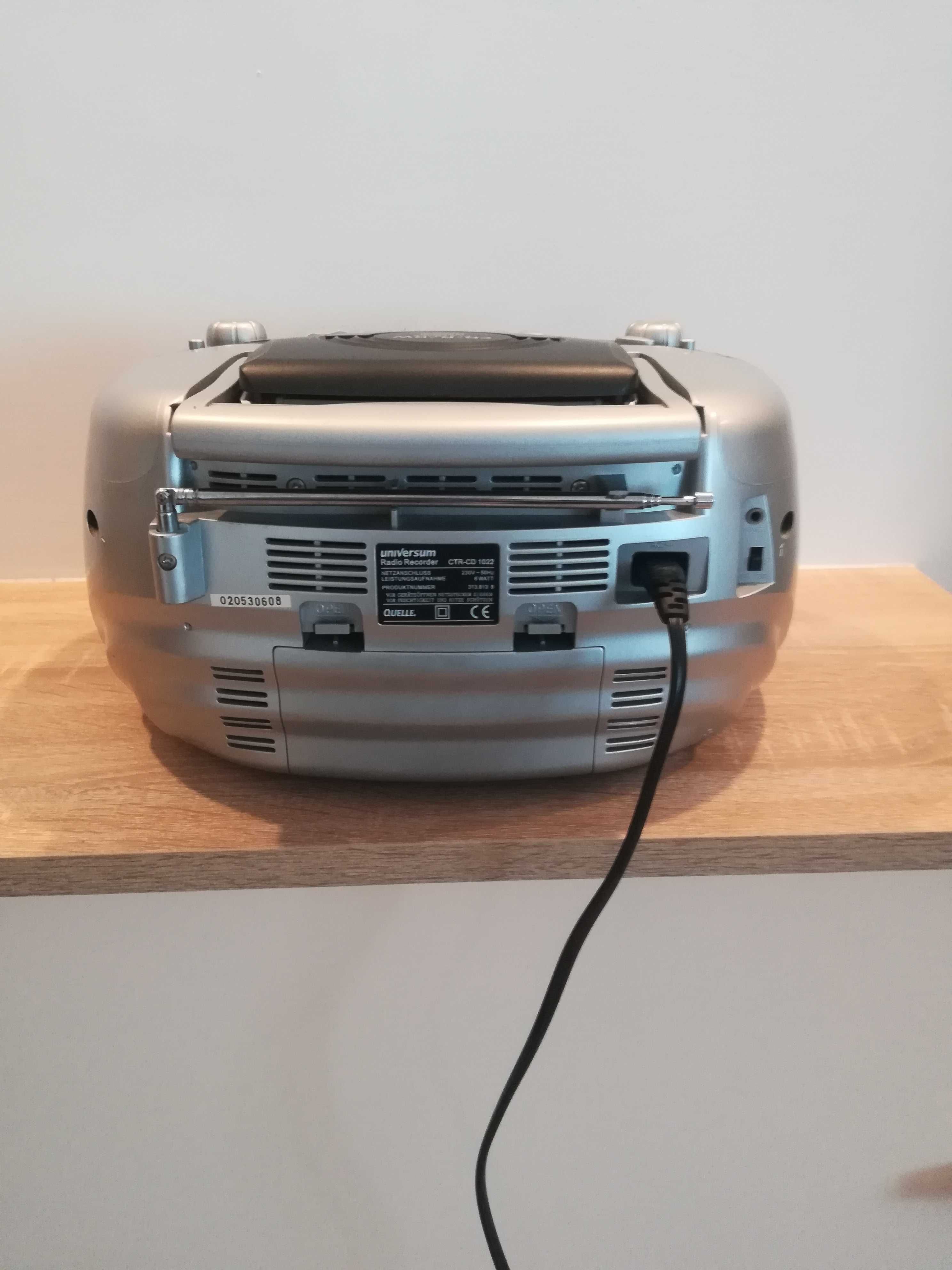Radio marki Universum  CD-R /RW sprawne i ładne