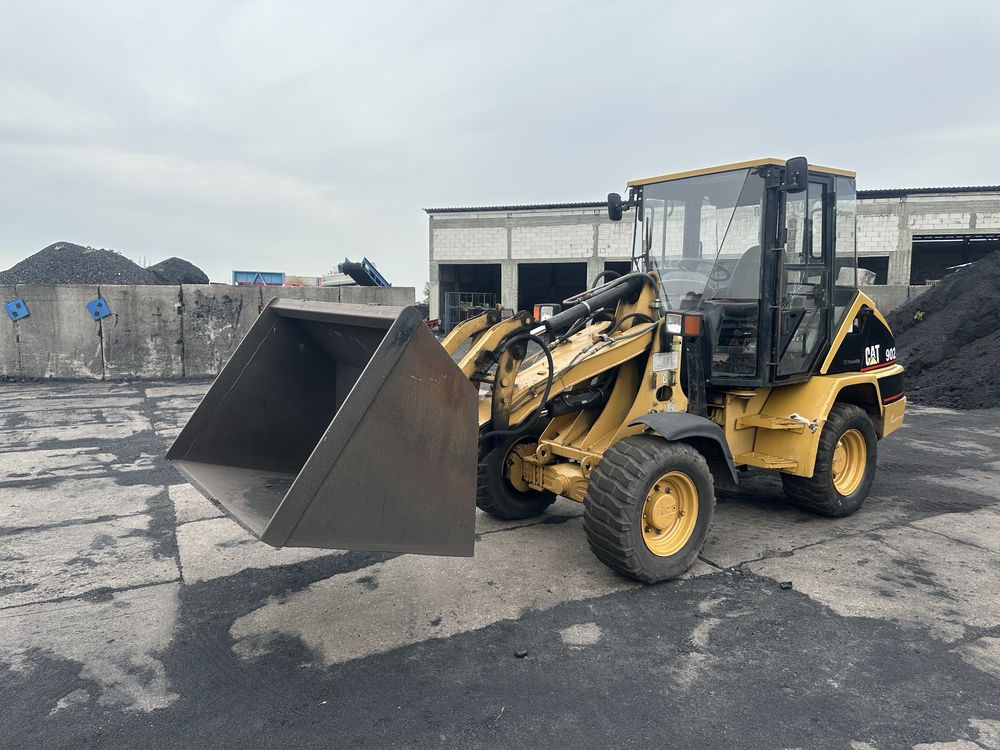 Ładowarka CAT 902