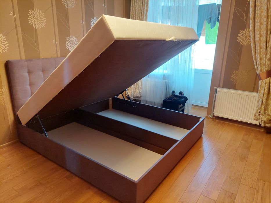 Ліжко з підйомним механізмом та матрацом. Кровать.