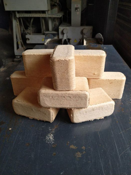 Brykiet sosnowy dębowy buk ruf mix iglasty liściasty kominkowy