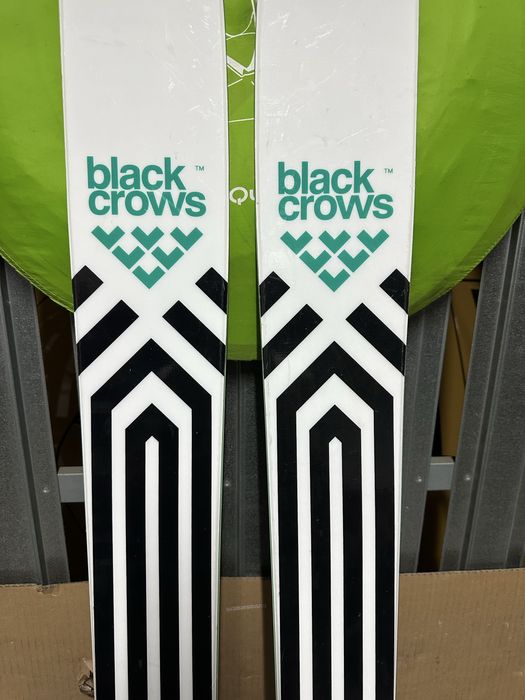 Narty skiturowe black crows atris 189